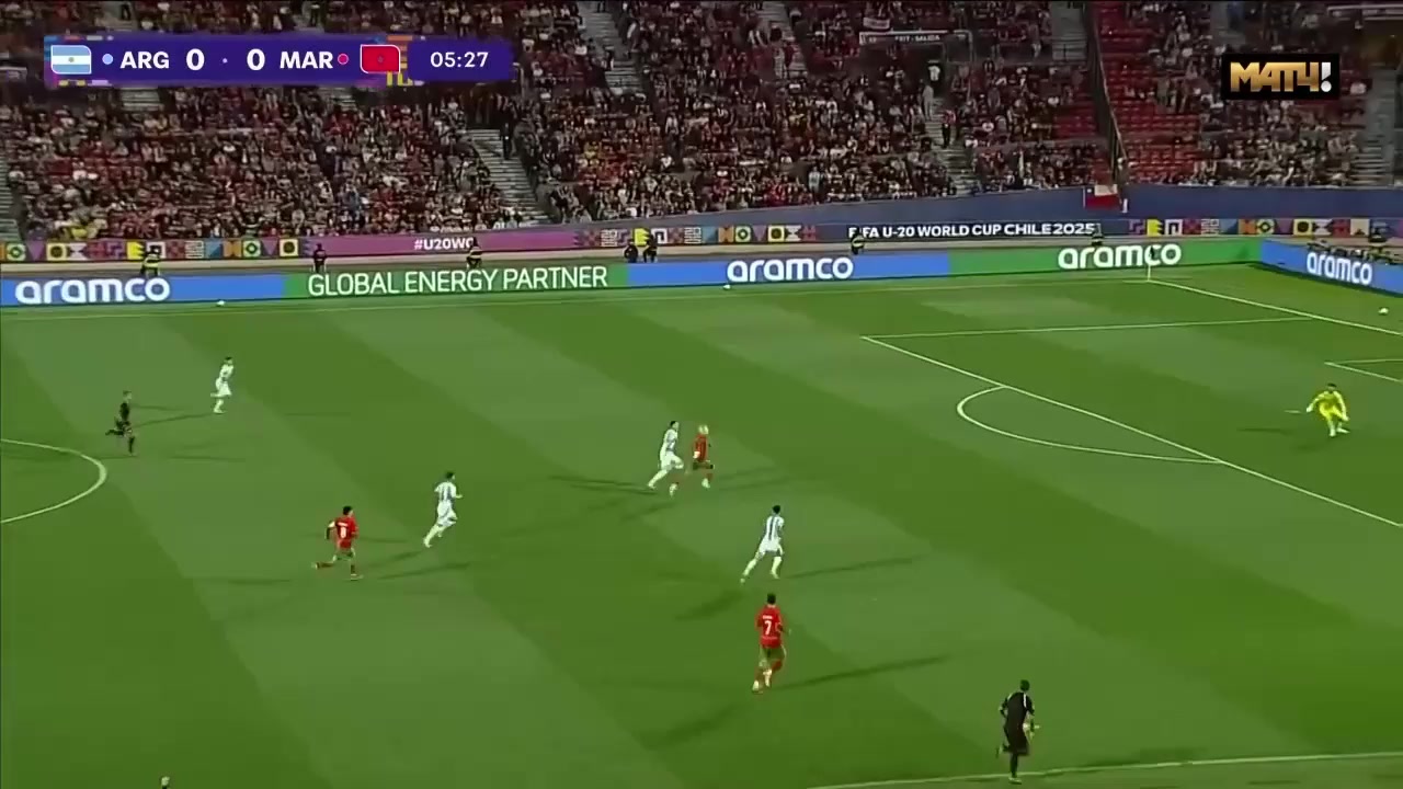 阿根廷门将出击放倒对手VAR判罚任意球摩洛哥任意球直接破门